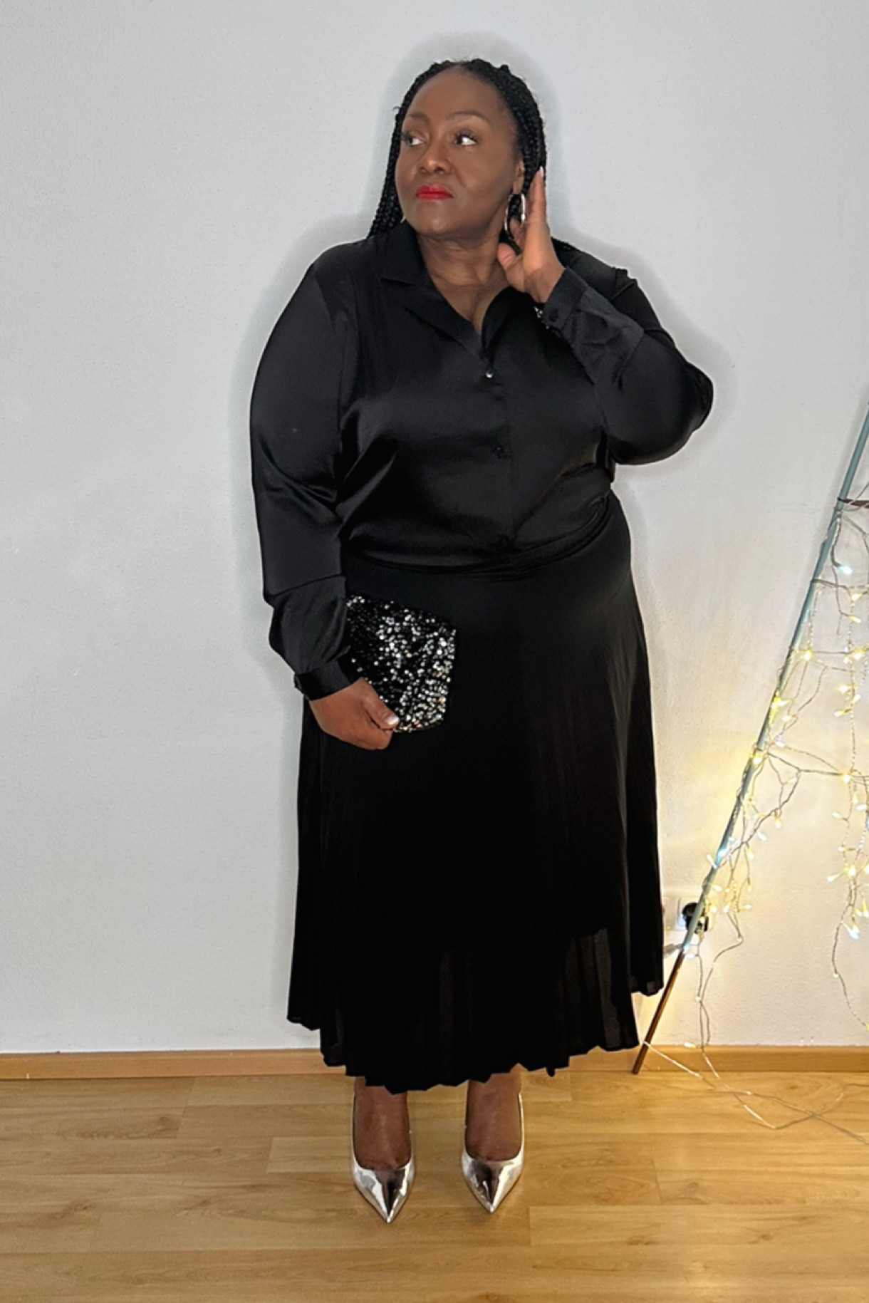 Black pleated skirt for NYE 🖤
•


#LTKmidsize #LTKHoliday #LTKplussize