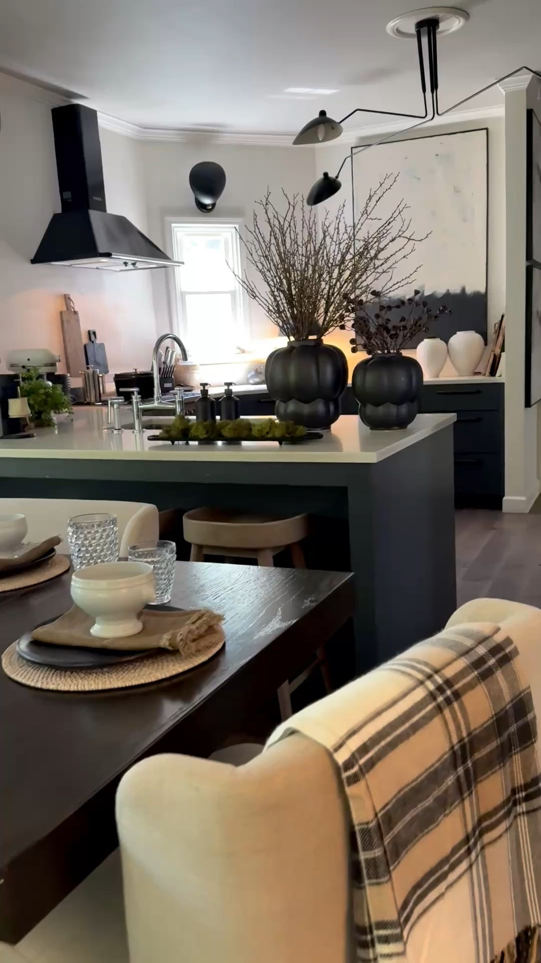 Eekkk!! Already decorating with my new @Wayfair finds and I loooove them SO much!!! 🖤

#ad @wayfair #wayfairpartner #wayfair