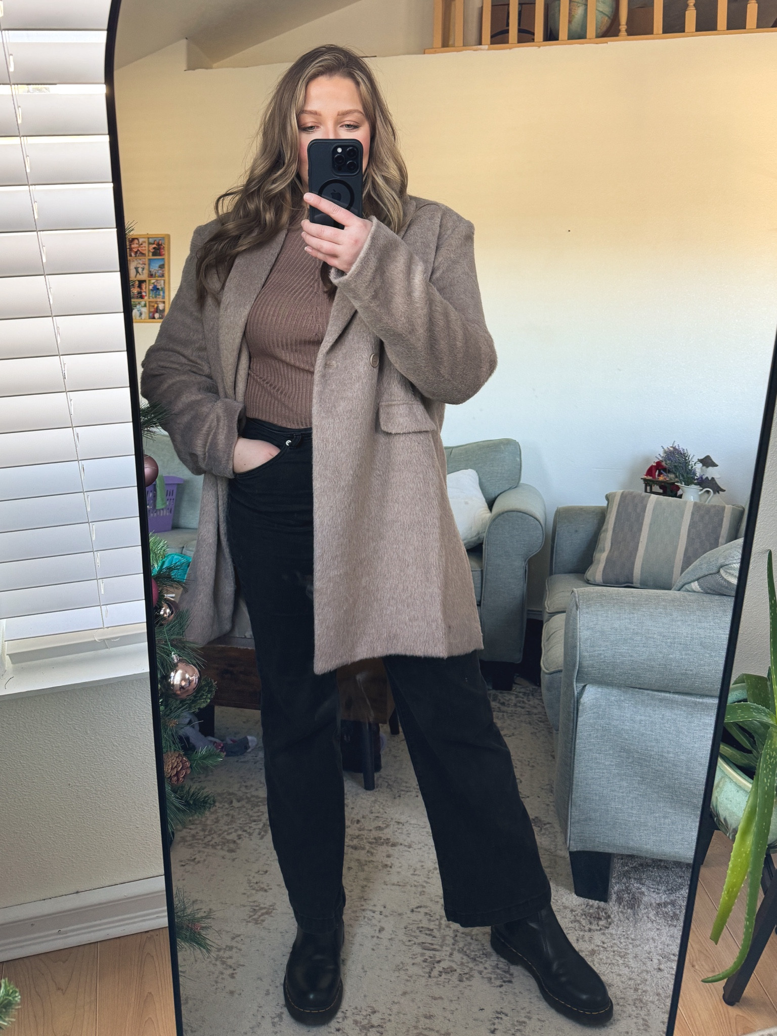 Told you my style was changing this year 😍. I am in love with this jacket I just got from Prettylittlething. These neutral colors will be my go-to for the remainder of the year. 

Everything I’m wearing is true to size  

#LTKworkwear #LTKstyletip #LTKmidsize