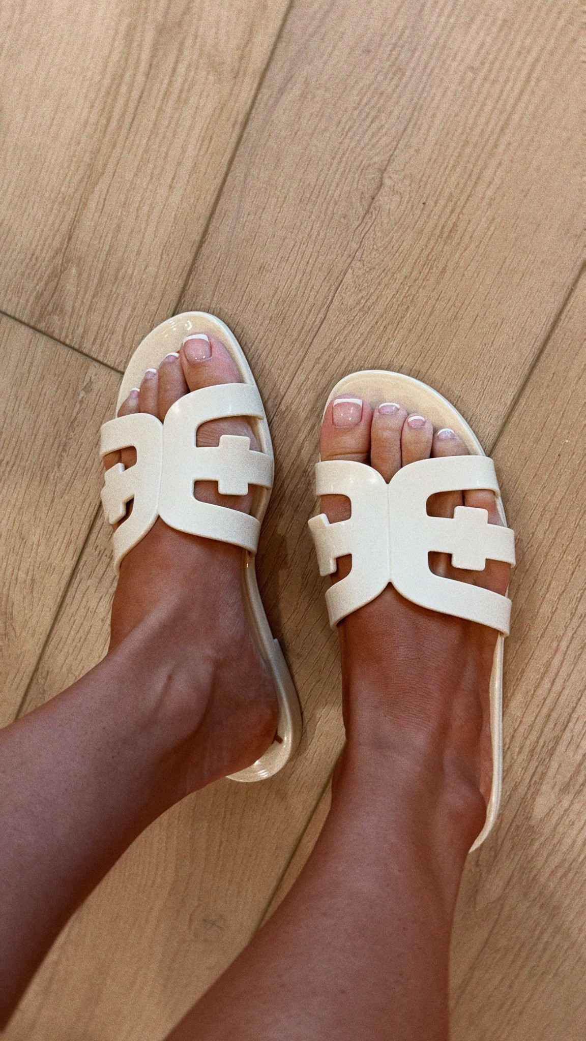 Cutest jelly sandal for summer & SO comfortable too 🤍☀️

#LTKmomlife #LTKgrwm #LTKootd