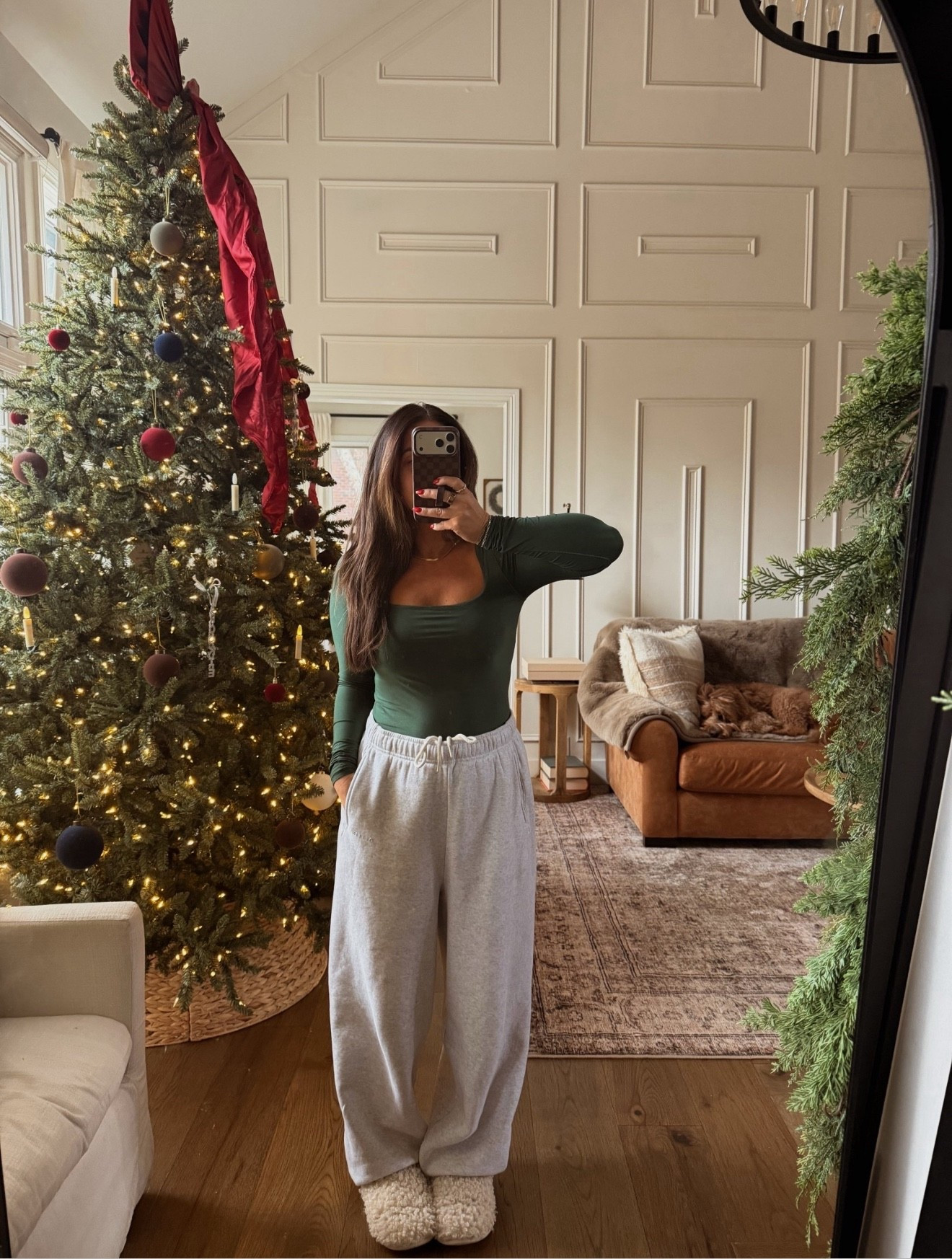 Aerie sweats make the perfect outfit to run errands in 

#LTKootd #LTKSeasonal #LTKHoliday