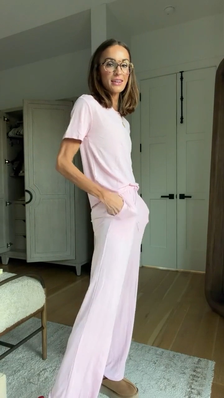 Cute lounge set I could seriously LIVE in 😍

#LTKootd #LTKmomlife