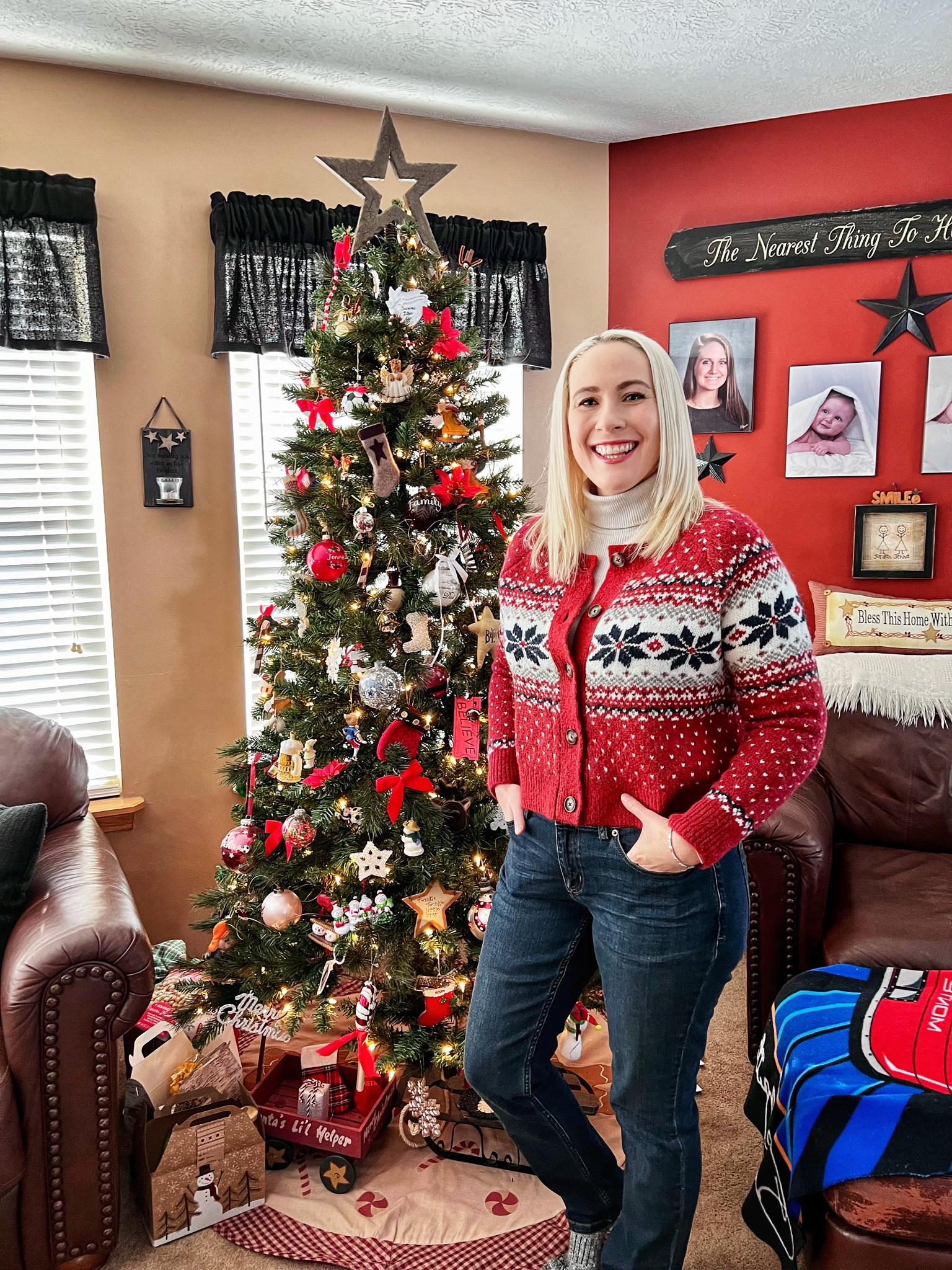 Merry Christmas! Womens Christmas outfit ideas

#LTKHoliday #LTKGiftGuide #LTKSeasonal