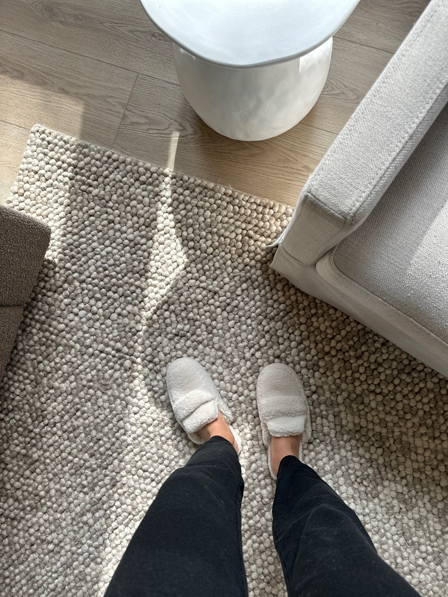 $11 slippers🤍🧦

#LTKHoliday #LTKFindsUnder50 #LTKGiftGuide