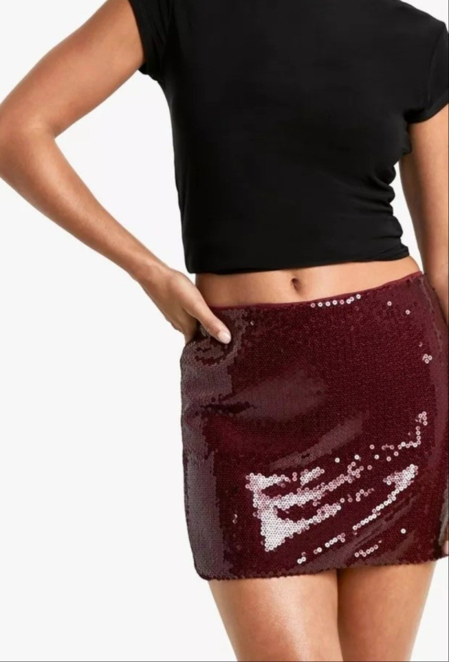Burgundy sequin christmas holiday mini skirt for Petite women.Petite fashion. Petite style. Petite outfits.For more style tips and finds read glambutfirstcoffee.com

#LTKPetite #LTKFindsUnder50 #LTKStyleTip