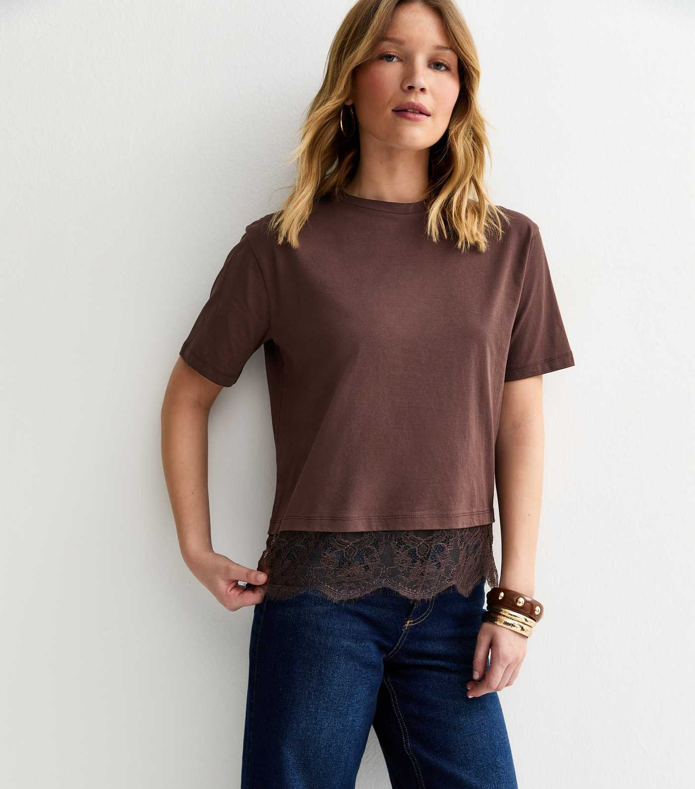 Brown Lace Hem Boxy T-Shirt | New Look | New Look (UK)