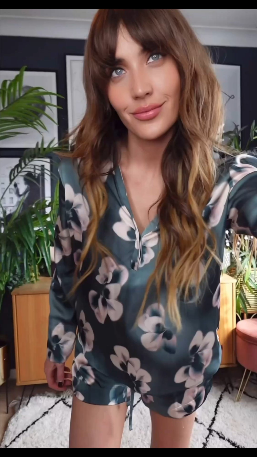 AD/ Days at home never looked so good in the new in PJs from Rosie at @marksandspencer 

@marksandspencerstyle #marksandspencer #mymarks @rosiehw #rosiehw #cosydays