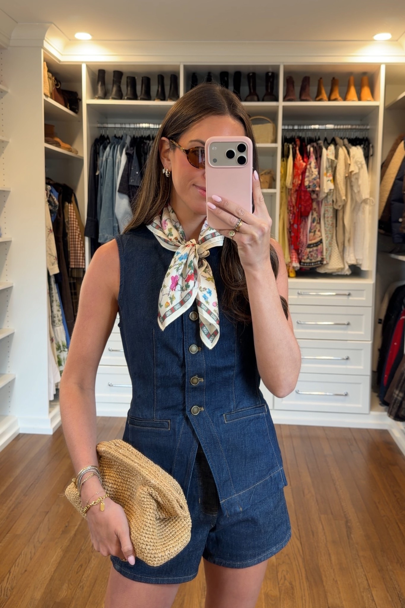 00 top 
24 bottom 

Spring outfits 
Spring trends 
Shorts 

#LTKTravel #LTKootd #LTKSeasonal