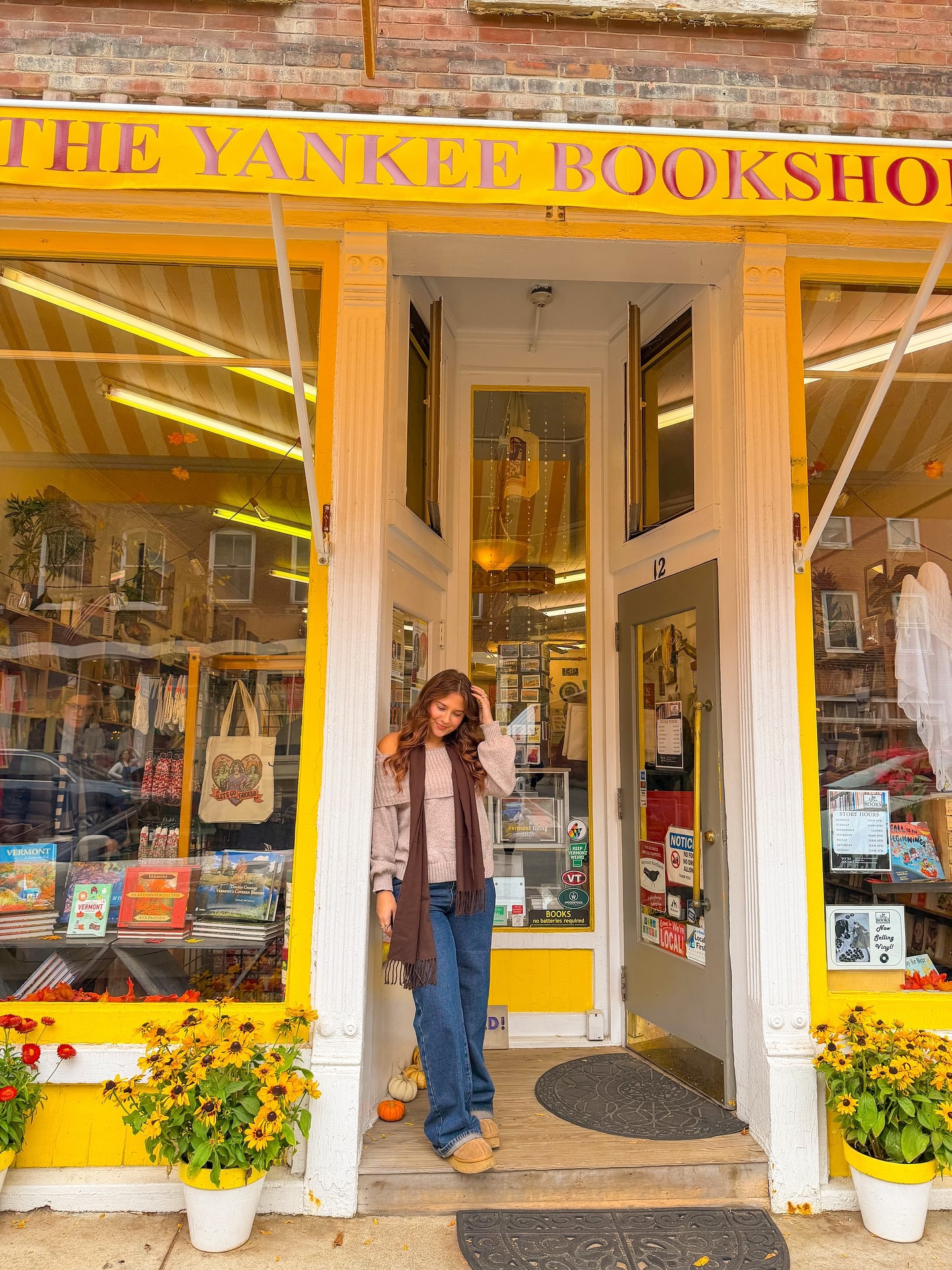 Looking for my next read! 🤭
•
#bookstore #pinterestaesthetic #pinterestinspo #outfitinspiration #fallvibes #autumn #reading