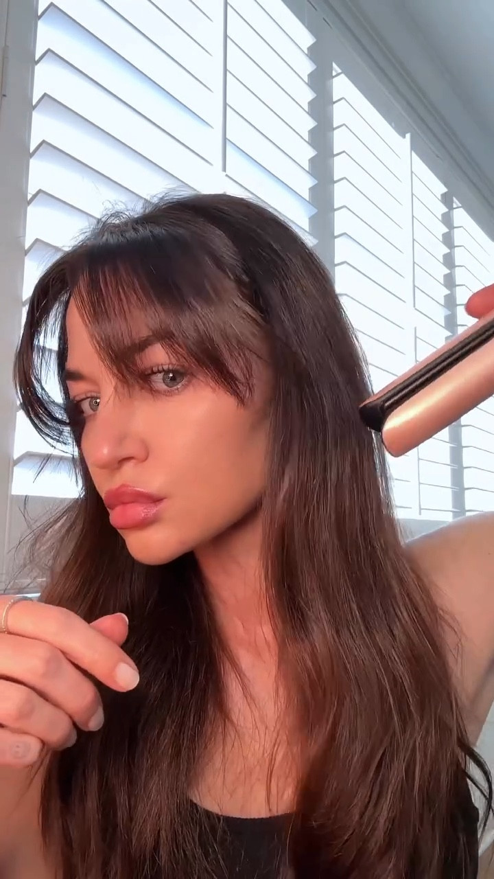 curtain bang girlies…i got you ˗✩₊˚🪞₊˚