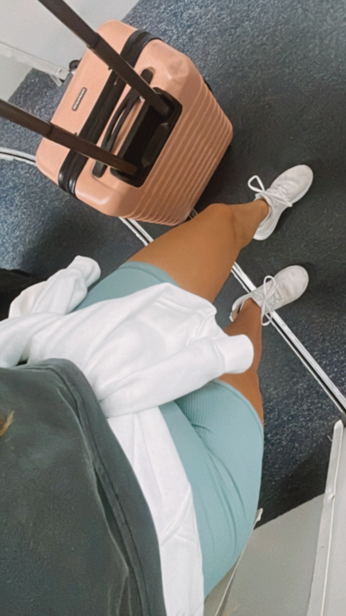 cute and comfy airport fit ✈️

#airport #travel 