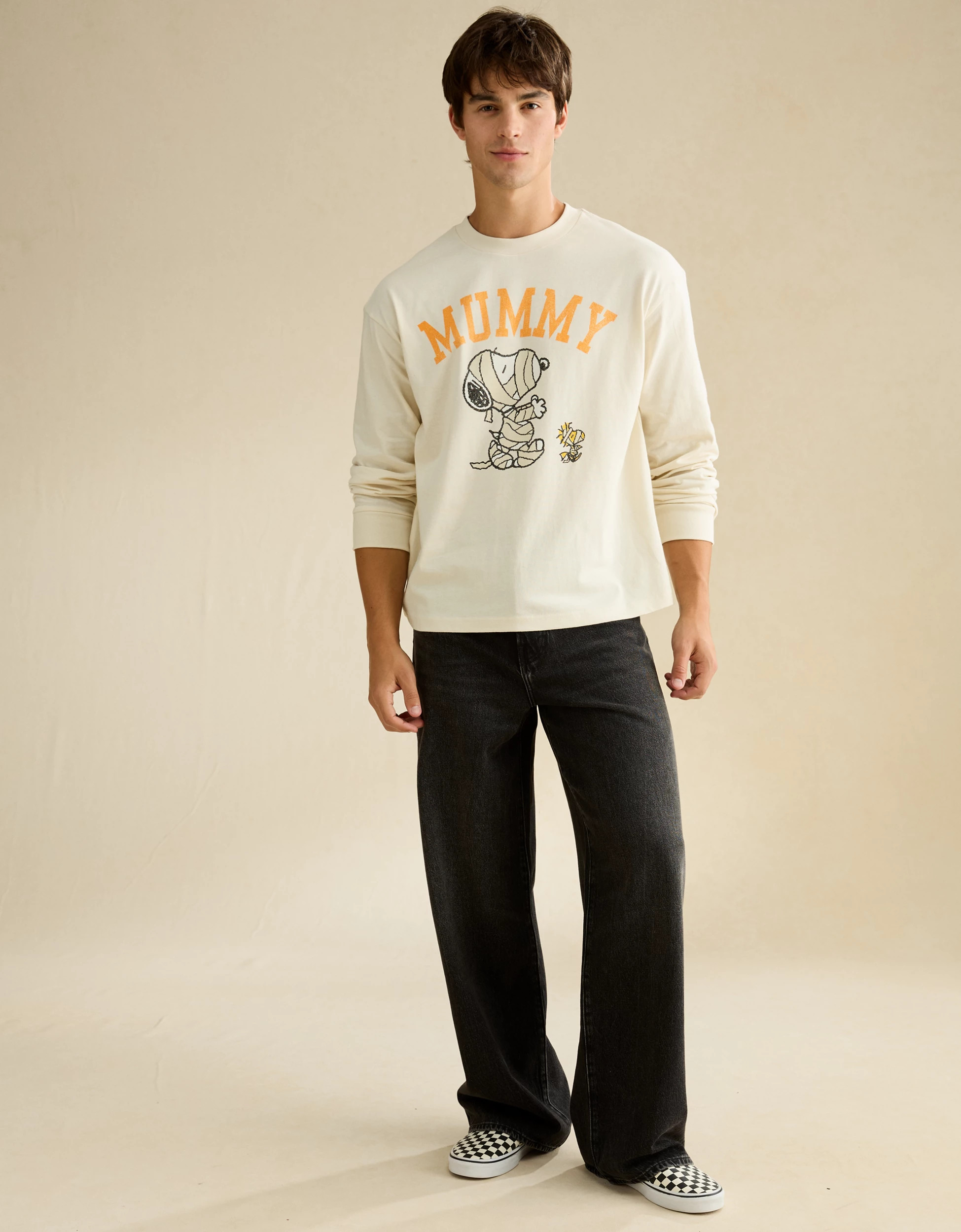 AE Boxy Fit Halloween Snoopy Long Sleeve Graphic T-Shirt | American Eagle Outfitters (US & CA)