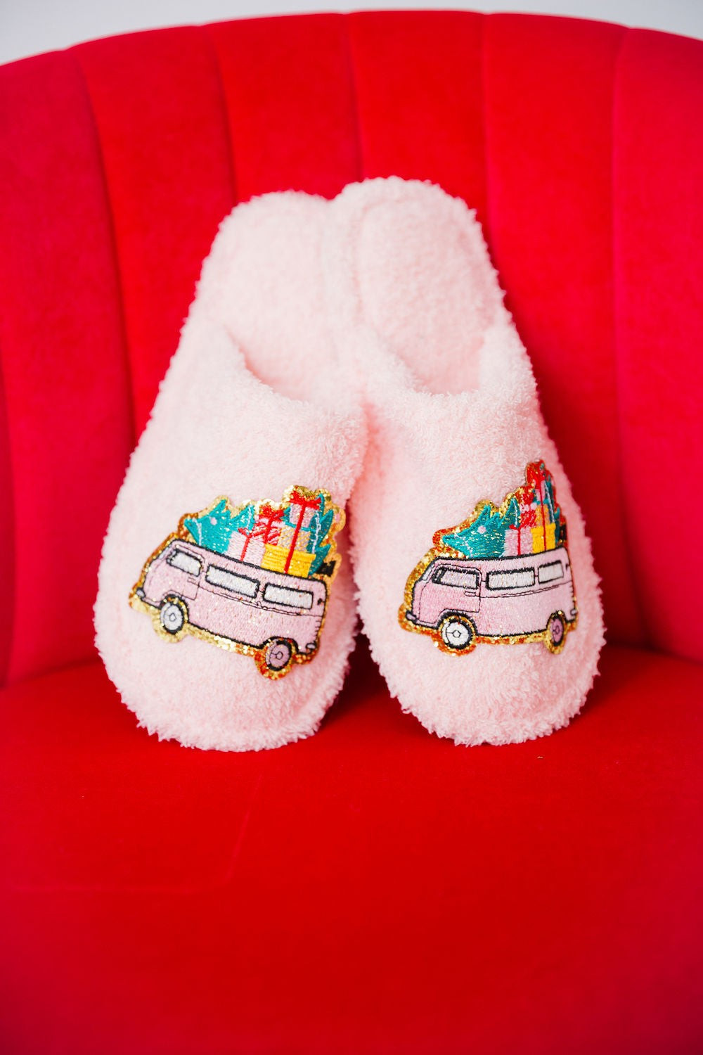 HOLIDAY BUS CLOSED TOE SLIPPERS | Judith March