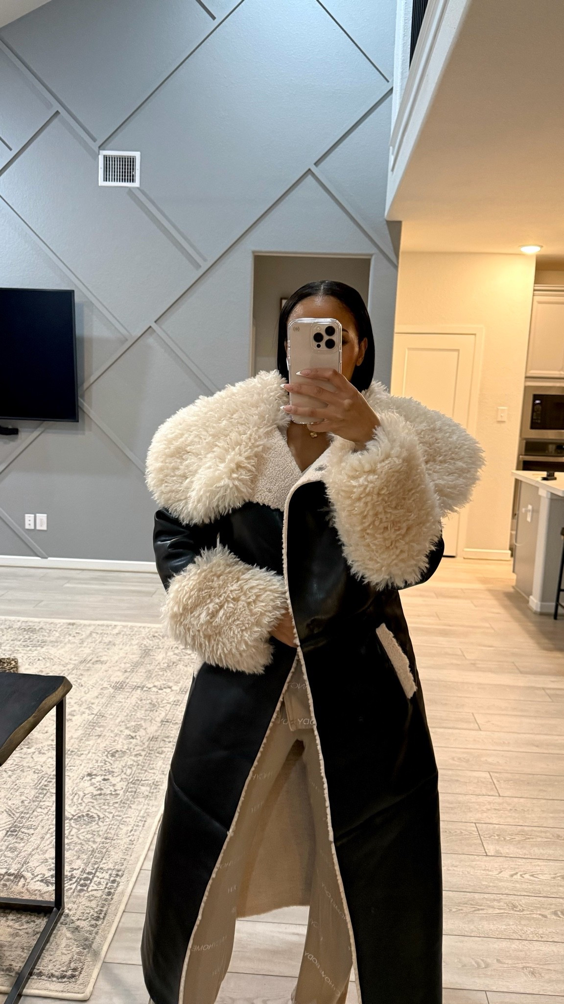 Another gem is back in stock! This coat is a must have for the cold season ❄️

#LTKSeasonal #LTKmomlife #LTKU