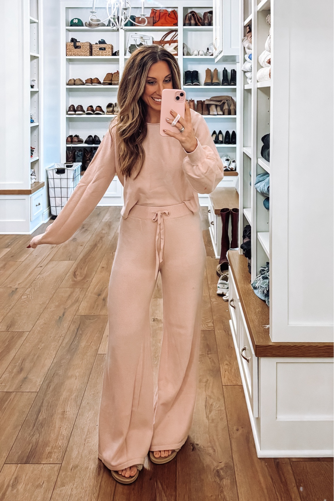 Amazon sets are becoming my thing - I can’t help but be cozy 💁‍♀️

#LTKFindsUnder50 #LTKGiftGuide #LTKSeasonal