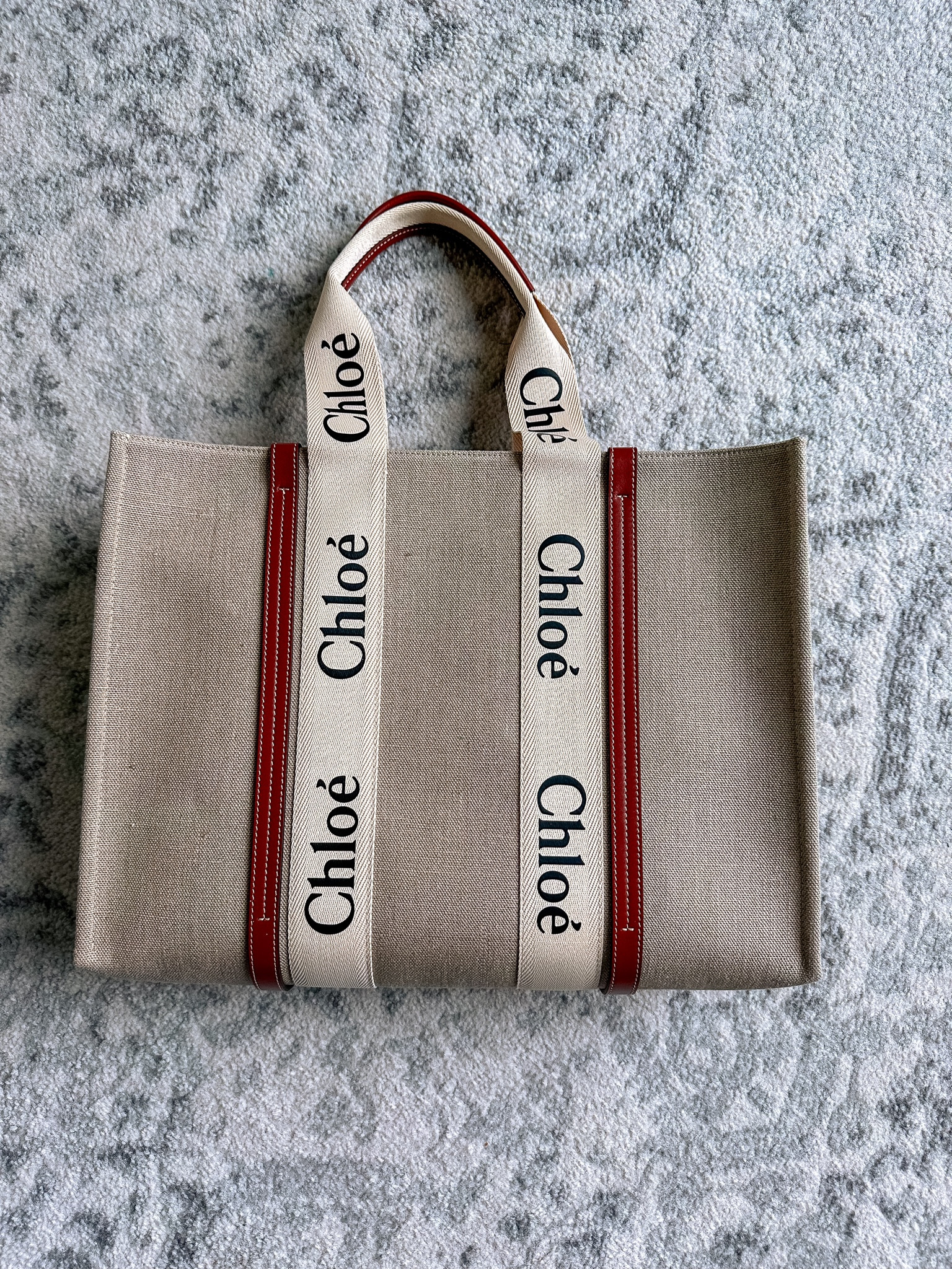 Love this classic tote bag - neutral and can be styled with so many colors and outfits!

#LTKOver40 #LTKTravel #LTKItBag