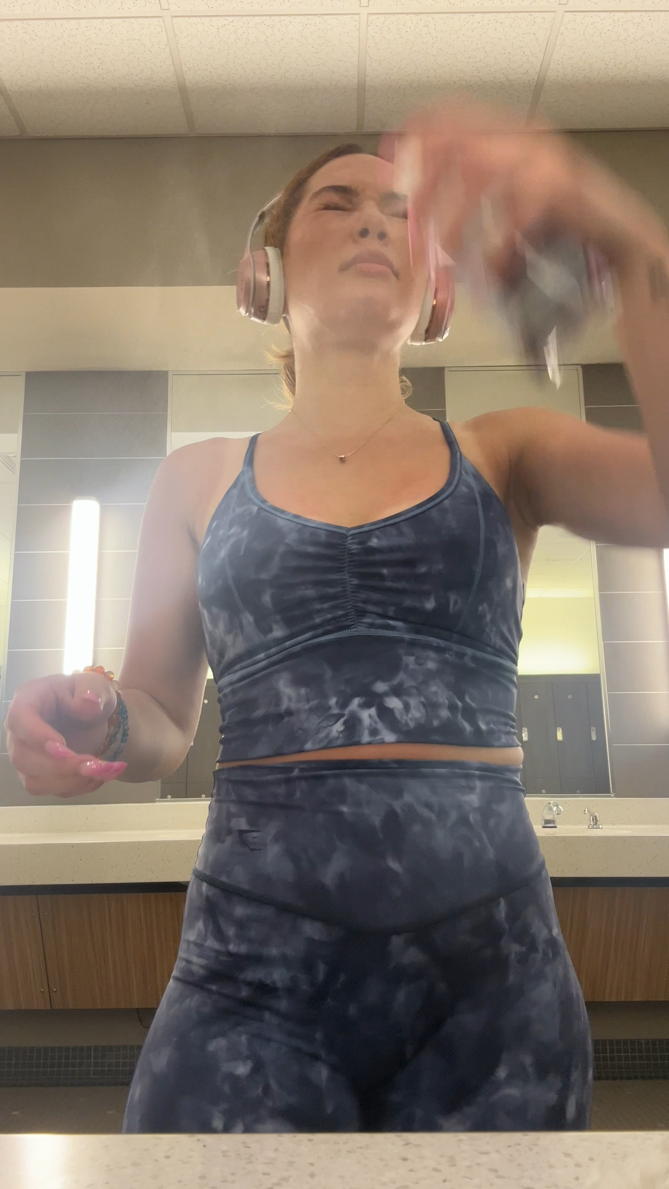 Cute workout set 

Top-S
Bottom-XS

#LTKActive #LTKFindsUnder50 #LTKFitness