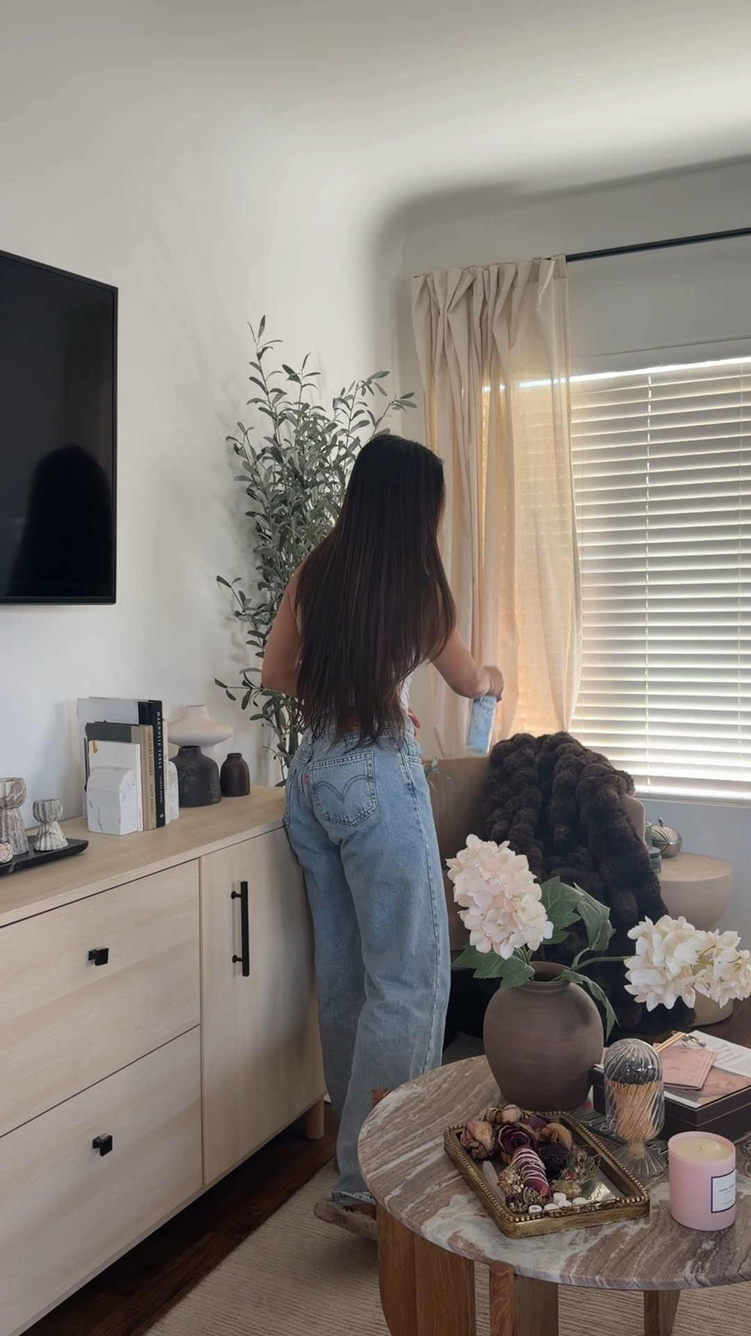 #Ad Since day one of living on my own @target had always come through for my home essentials to keep my home looking and smelling fresh and clean 🫧😍@tidelaundry + @downy + @febreze really is the ultimate trio to keep your home, laundry and linens so fresh!
 #targetpartner #TargetRun #ltk