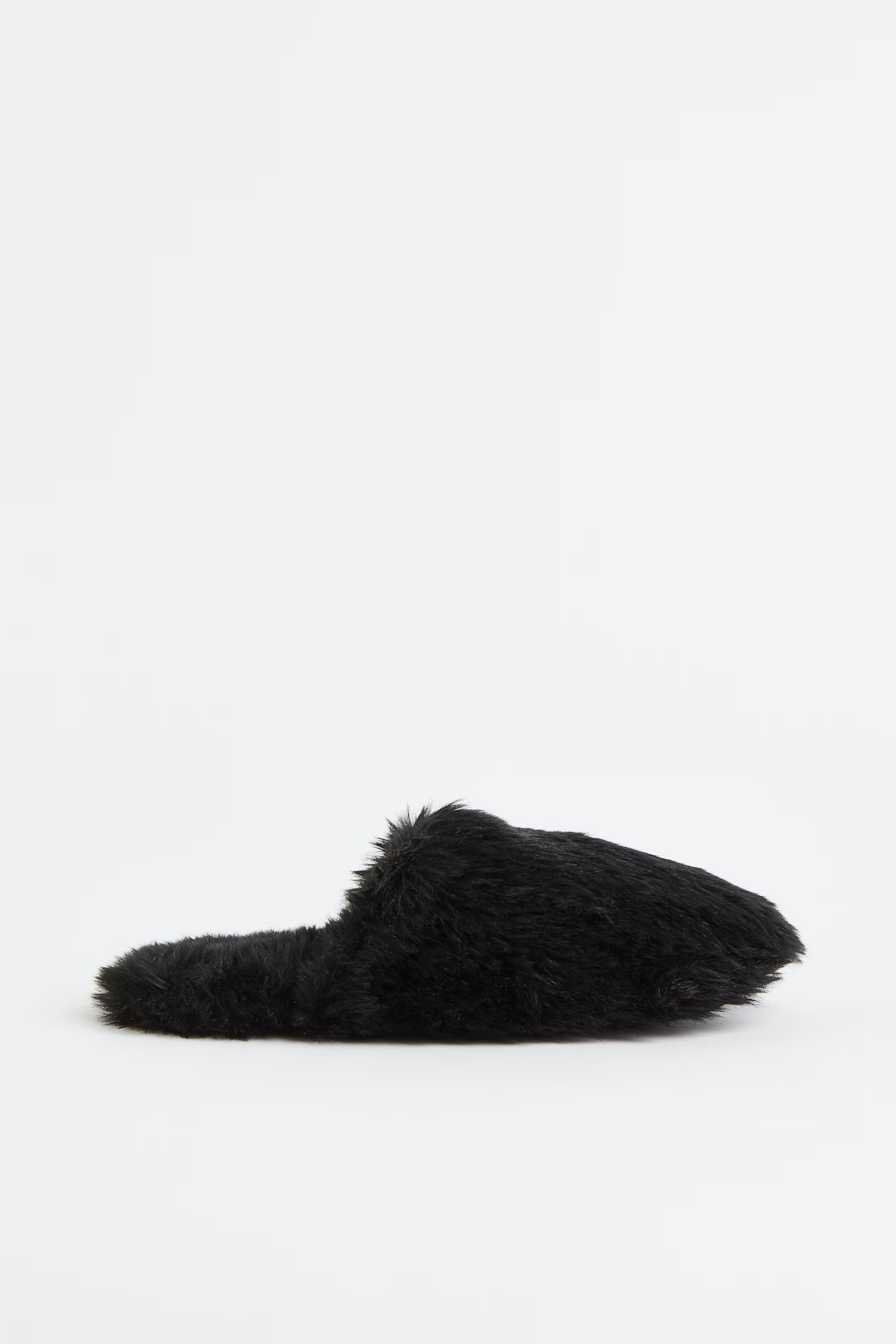 Fluffy slippers | H&M (UK, MY, IN, SG, PH, TW, HK)