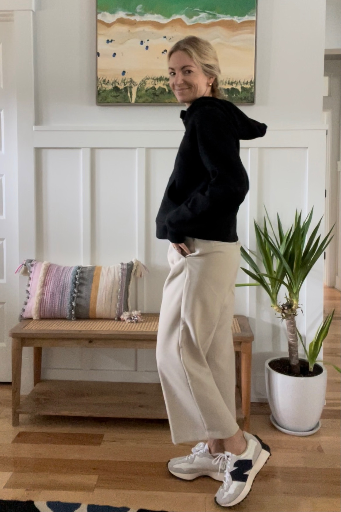 Business casual 👩🏼‍💻
Pants @zara
Best sneakers @newbalance

#LTKunder100 #LTKworkwear #LTKunder50