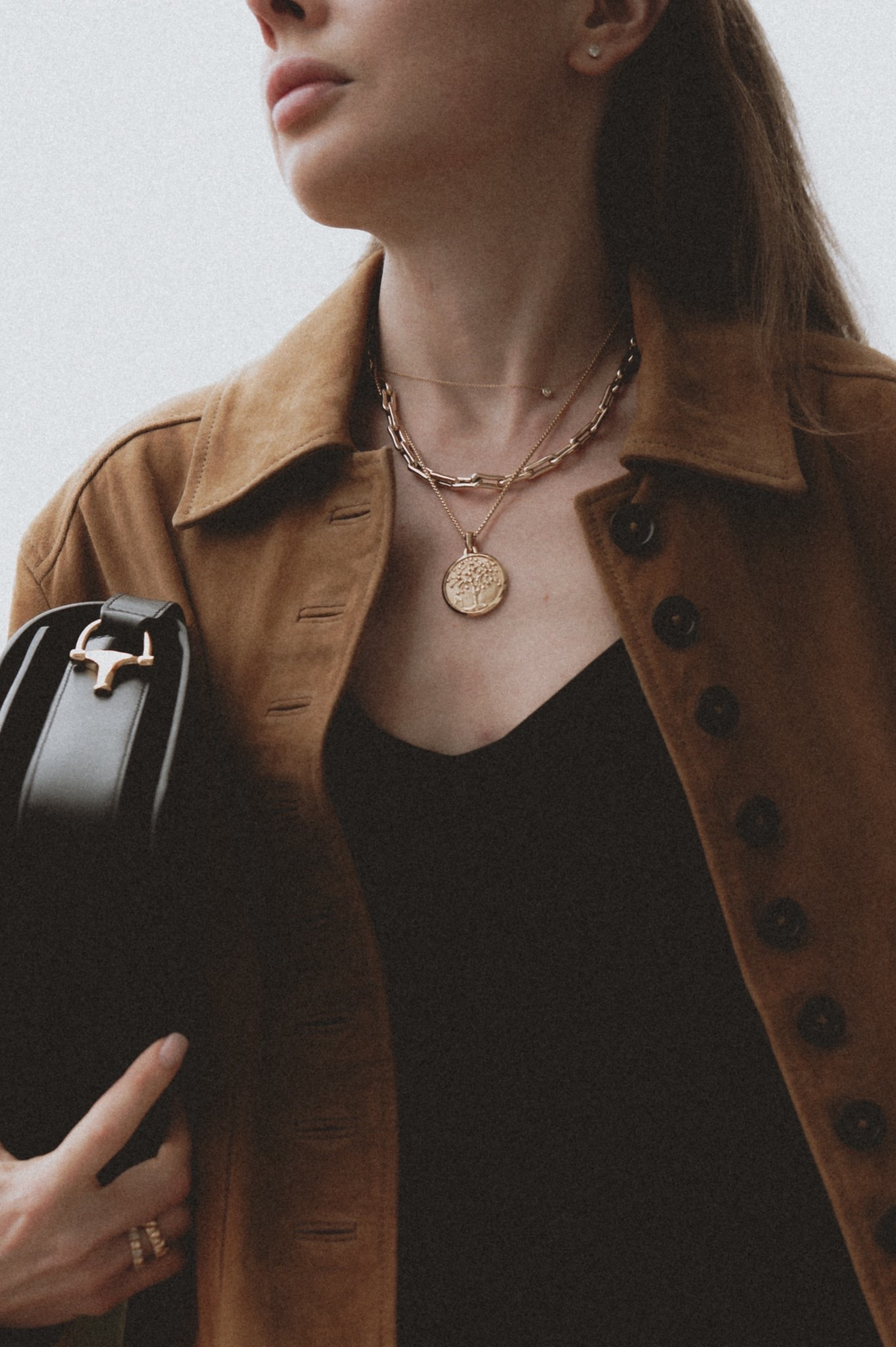 Less than a month before the big day 🎁❤️♥️💕
Are you ready to drop your hints 🎁for Valentine’s Day gifts? Jewelry is always a good idea 🎁✨💖 especially if it’s David Yurman Petrvs Tree of Life in 18k solid gold (his & her’s). 
Layering David Yurma Tree of life 18k solid gold necklace on a box chain with a Kinn Bold Rome necklace in 14k solid gold. 

#LTKSeasonal