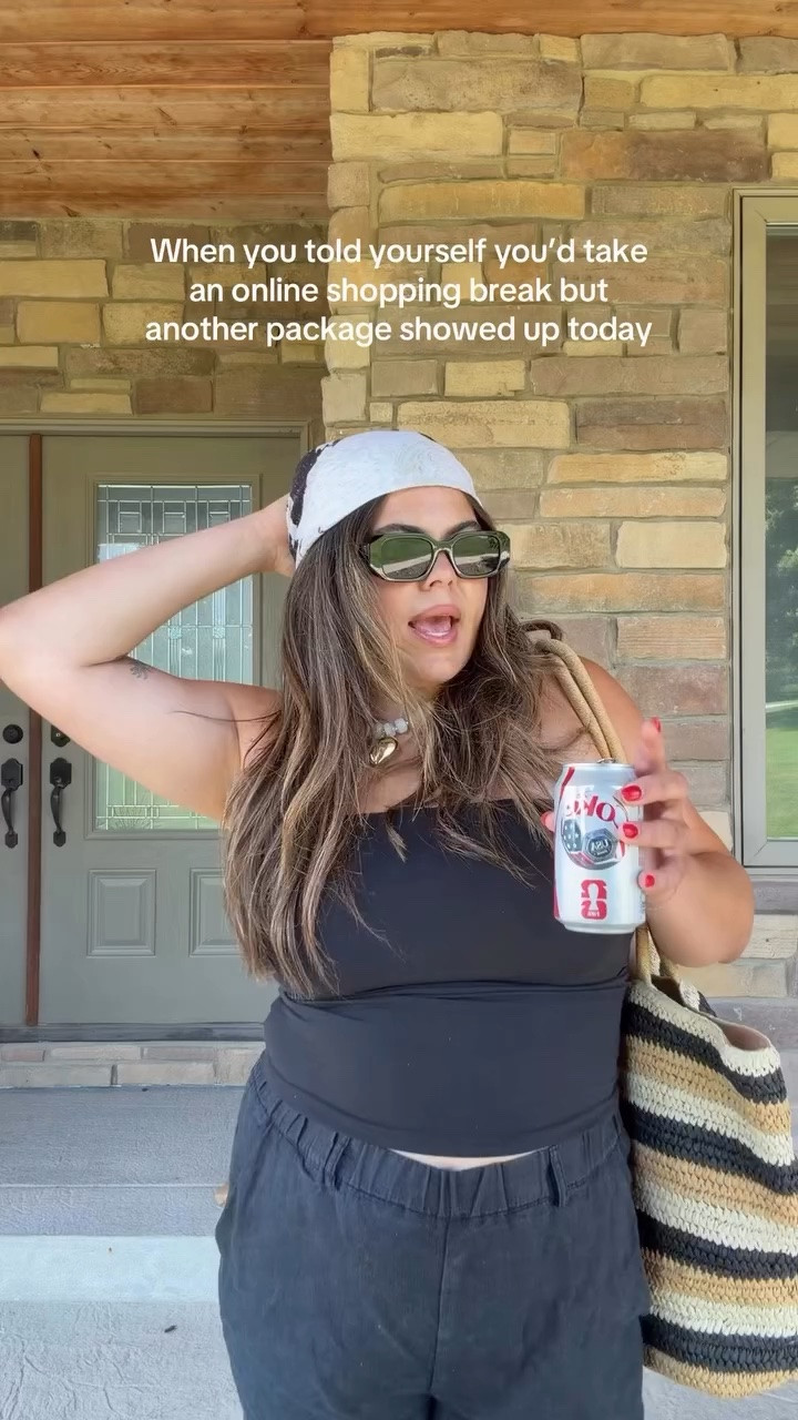 All black Pinterest inspired summer outfit of the day!

Midsize, size 12, size 14, mom style, curvy outfit ￼