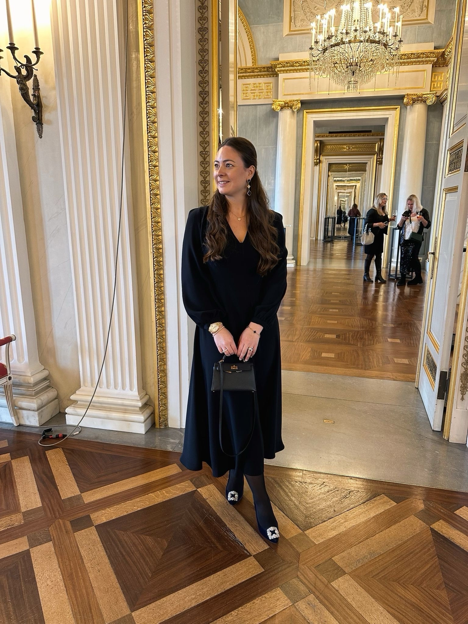 Opera night ✨

#LTKSeasonal #LTKstyletip #LTKeurope