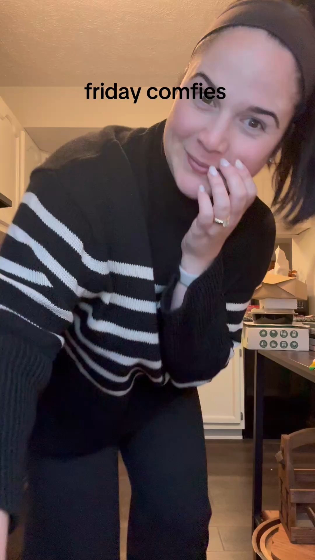 comfy outfit, black striped sweater, mules, clogs, birkenstock dupes 

#LTKootd #LTKFindsUnder100 #LTKmomlife