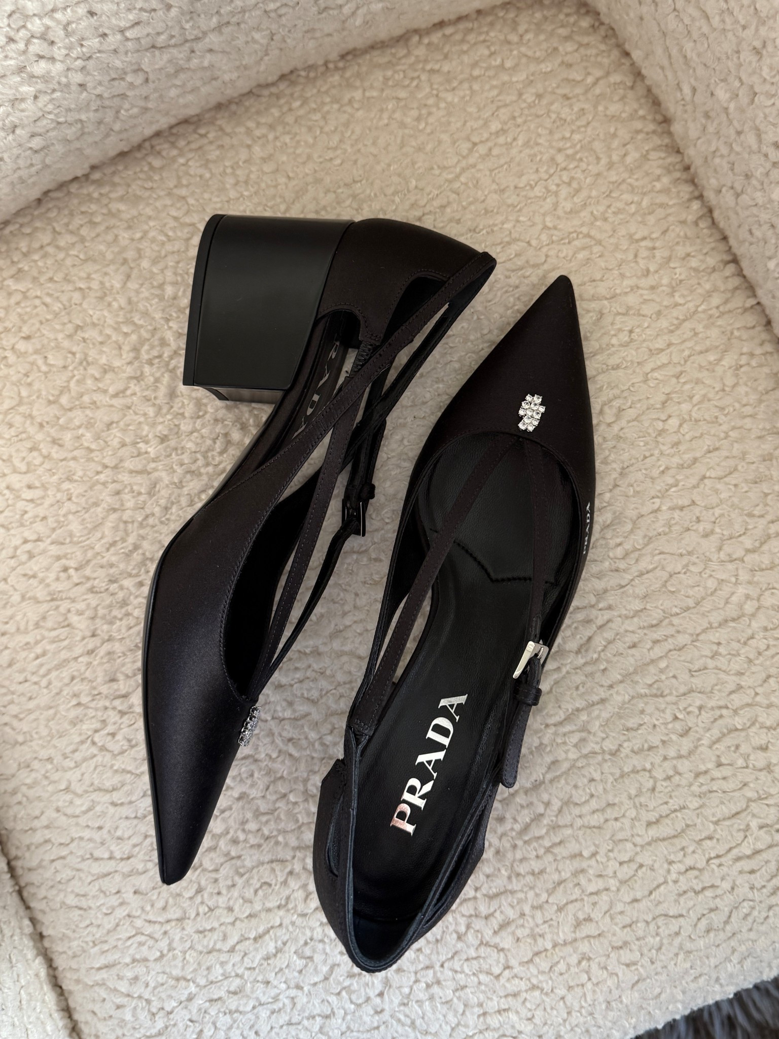 Prada satin pumps, Prada heels, Prada shoes, black pumps

#LTKStyleTip #LTKShoeCrush #LTKSaleAlert