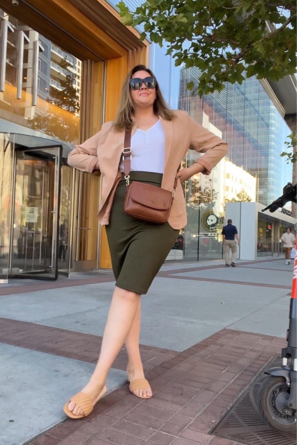 Amazon stretchy comfy pencil skirt in the city #midsizefashion #size16 

#LTKcurves #LTKunder100 #LTKfamily