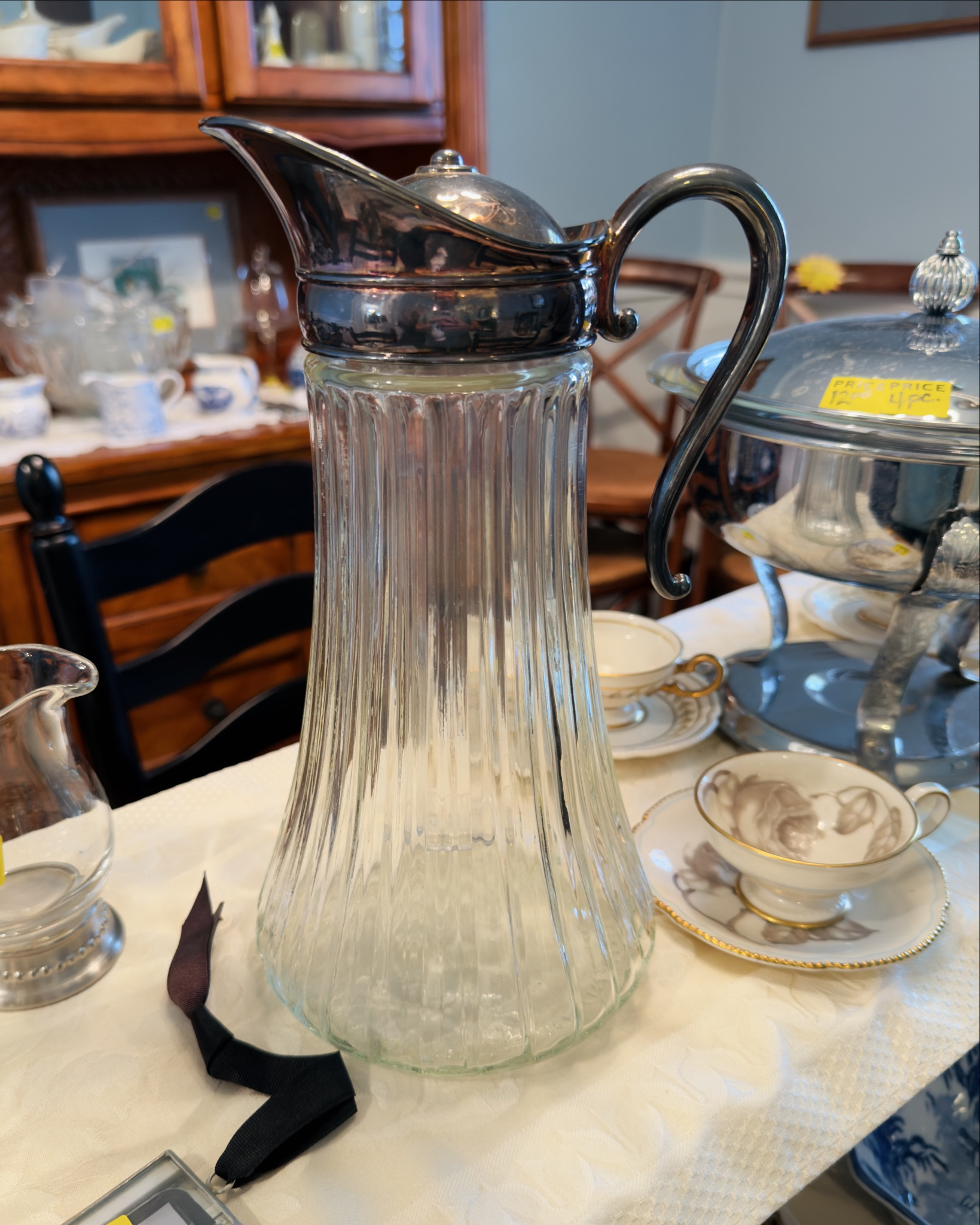 The most satisfying before & after ✨

This silver cleaner seriously brought this piece back to life—years of tarnish gone in minutes 🙌🏼

If you love vintage finds or have pieces tucked away, this is a must. So easy and such a good Amazon find 🤍 