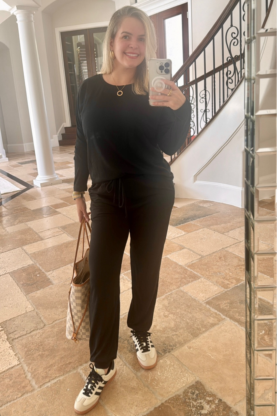 Look relajado para buscar a mi hijo al colegio 🤩

#LTKBeauty #LTKFindsUnder50 #LTKStyleTip