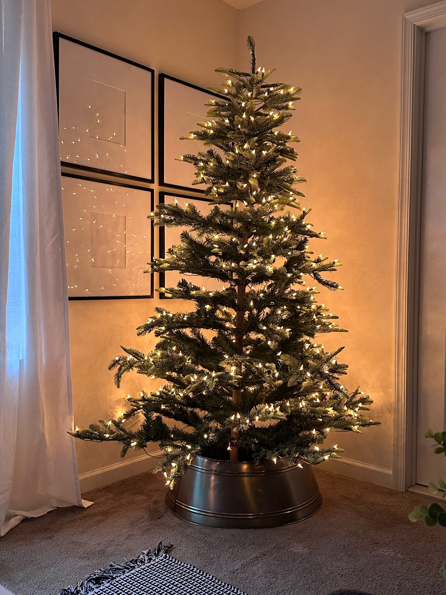 Stunning Bedroom Faux Tree! 
#fauxchristmastree #bedroomdecor #christmasdecor christmas2021 #LTKstyletip

#LTKSeasonal #LTKHoliday #LTKmidsize