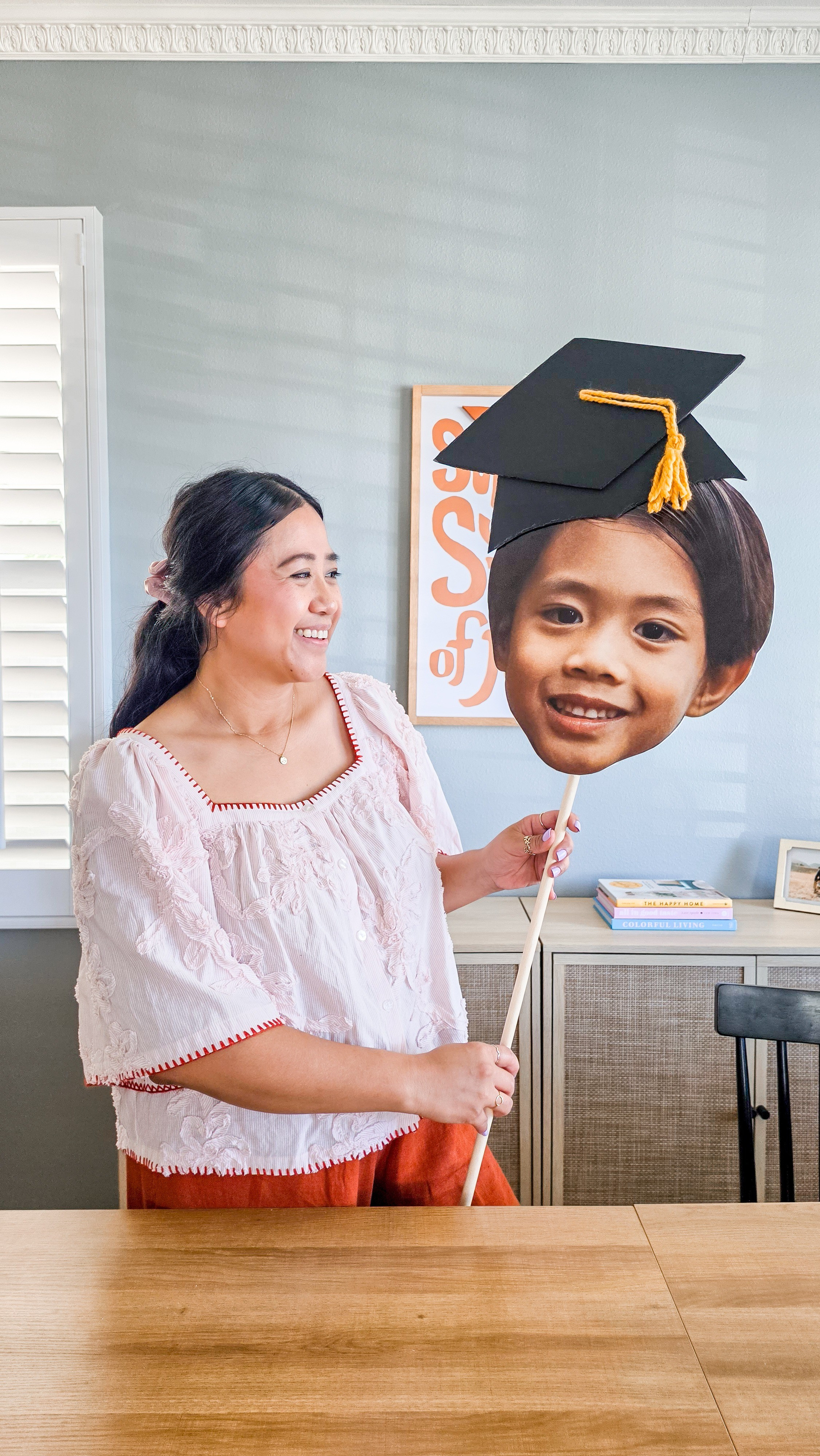 DIY Big head cutout for graduation! 🎓🎉📣

#LTKmomlife #LTKKids #LTKSeasonal