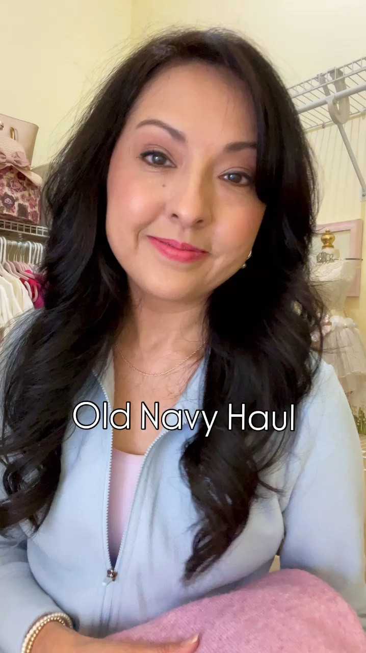 Old Navy Haul❄️Everything fits true to size!
Sweatpants wearing size S
Fleece Jacket wearing size S



#cozy #OldNavy #fleecejacket #sweatpants #greysweatpants #winteroutfit #athleticwear

#LTKActive #LTKWatchNow #LTKSaleAlert