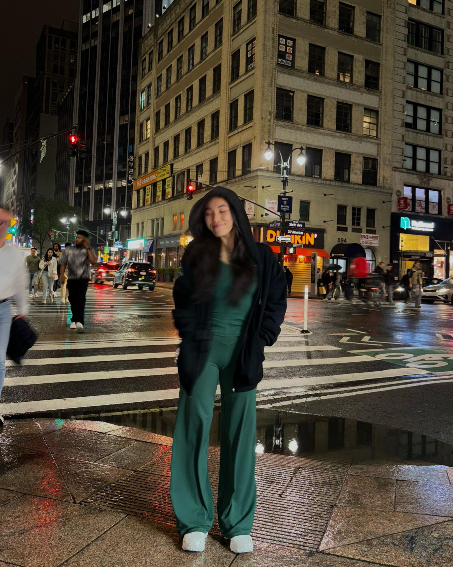 airport outfit 🫶🏼🎧✈️#cozyfit #casualfit #athleisure #airportoutfit 