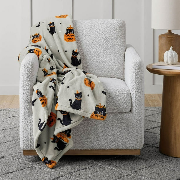 Member's Mark Halloween Lounge Throw, 60" x 70" | Sam's Club