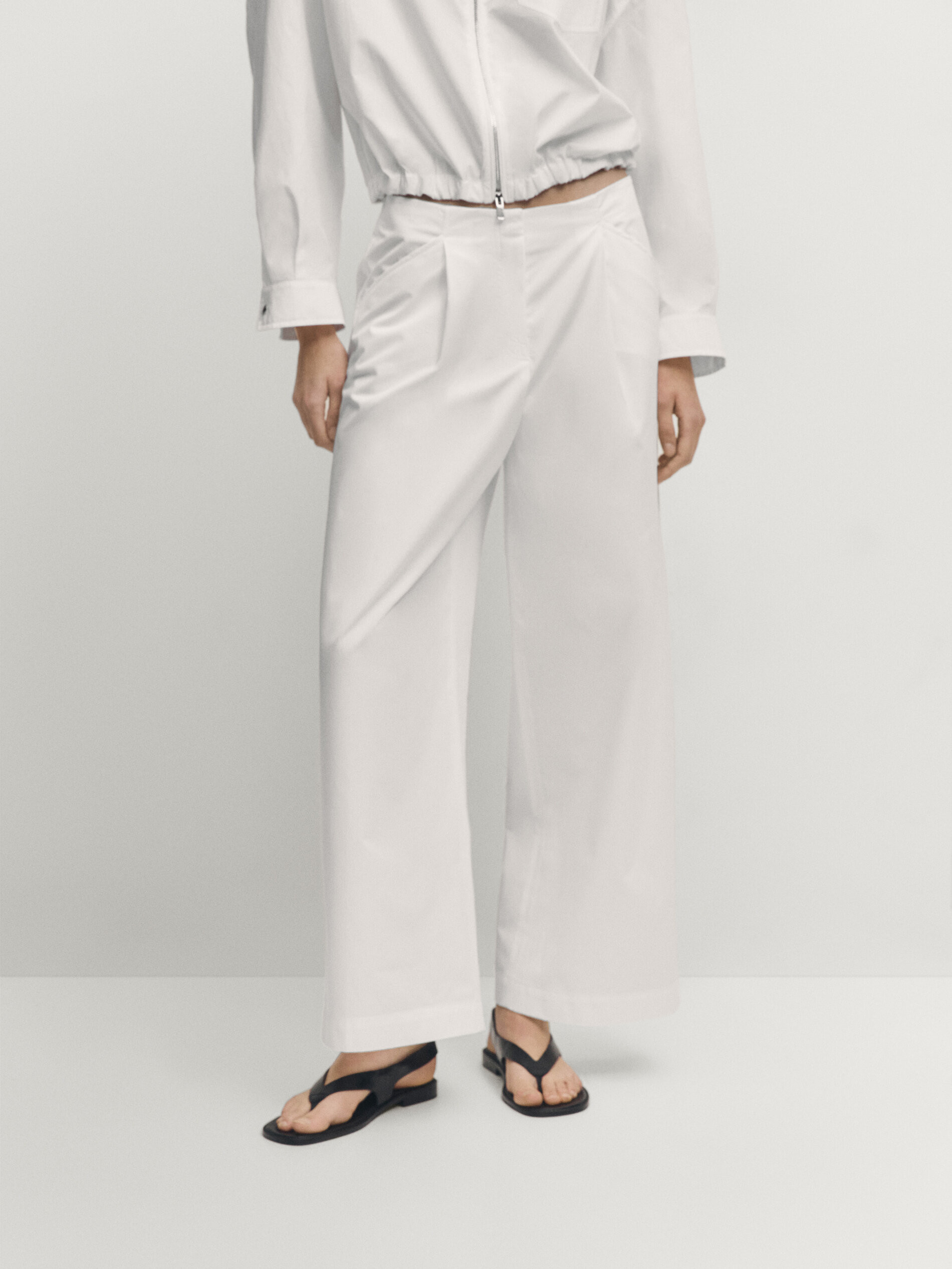 Poplin trousers with darts | Massimo Dutti US