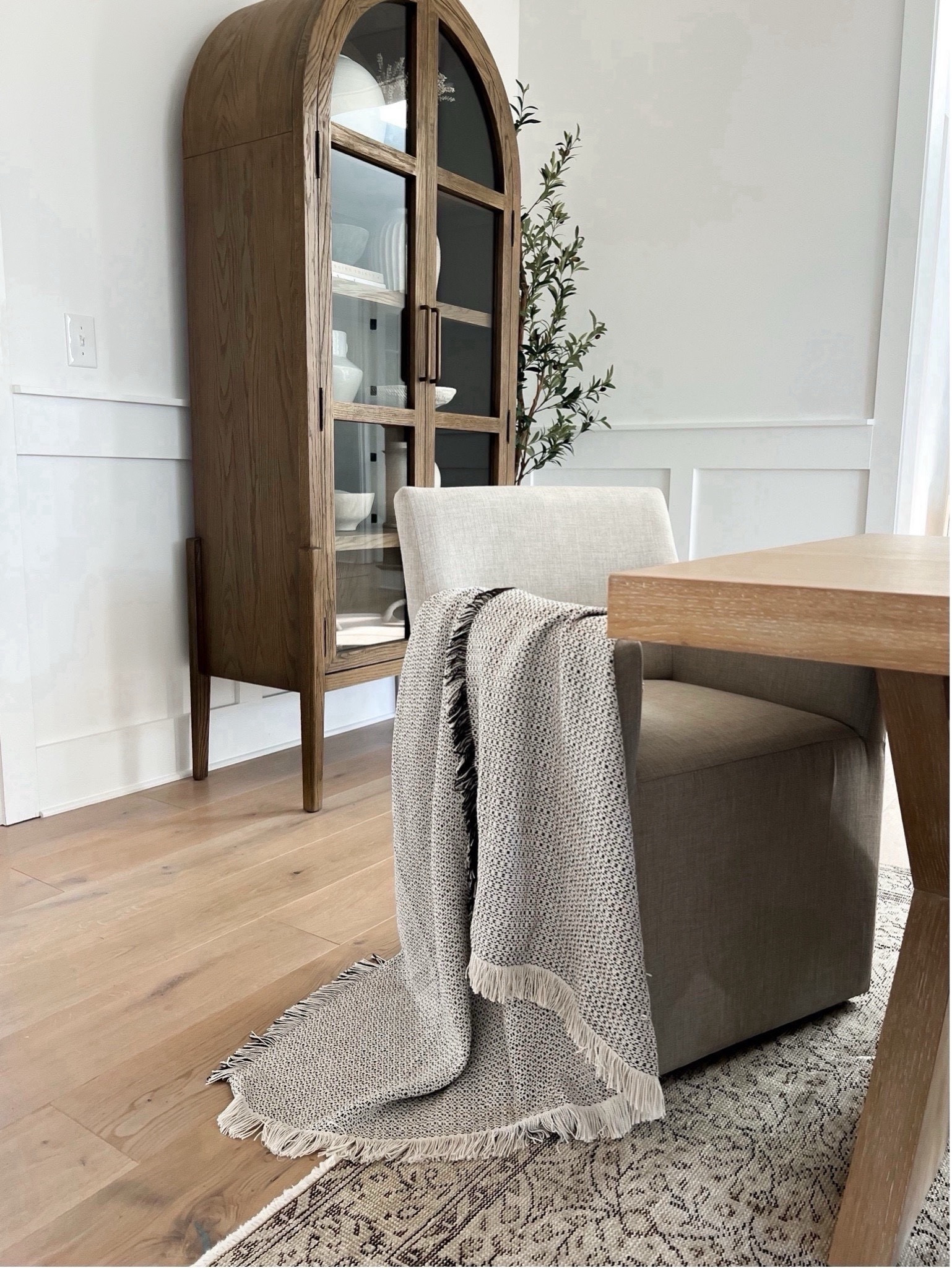 Arched cabinet, upholstered dining chair, fall throw blanket, white oak dining table, pottery barn dining table, vintage rug, dining room, neutral home decor, fall home decorr
Way day

Follow my shop @jessicaannereed on the @shop.LTK app to shop this post and get my exclusive app-only content!

#liketkit 
@shop.ltk
https://liketk.it/4TgqB #LTKCyberWeek

Follow my shop @jessicaannereed on the @shop.LTK app to shop this post and get my exclusive app-only content!

#liketkit  
@shop.ltk
https://liketk.it/4YTh2

Follow my shop @jessicaannereed on the @shop.LTK app to shop this post and get my exclusive app-only content!

#liketkit #LTKFindsUnder50 #LTKSaleAlert #LTKHome #LTKHome #LTKSaleAlert #LTKStyleTip #LTKHome #LTKFindsUnder50
@shop.ltk
https://liketk.it/51rxP

#LTKFindsUnder50 #LTKHome #LTKSaleAlert