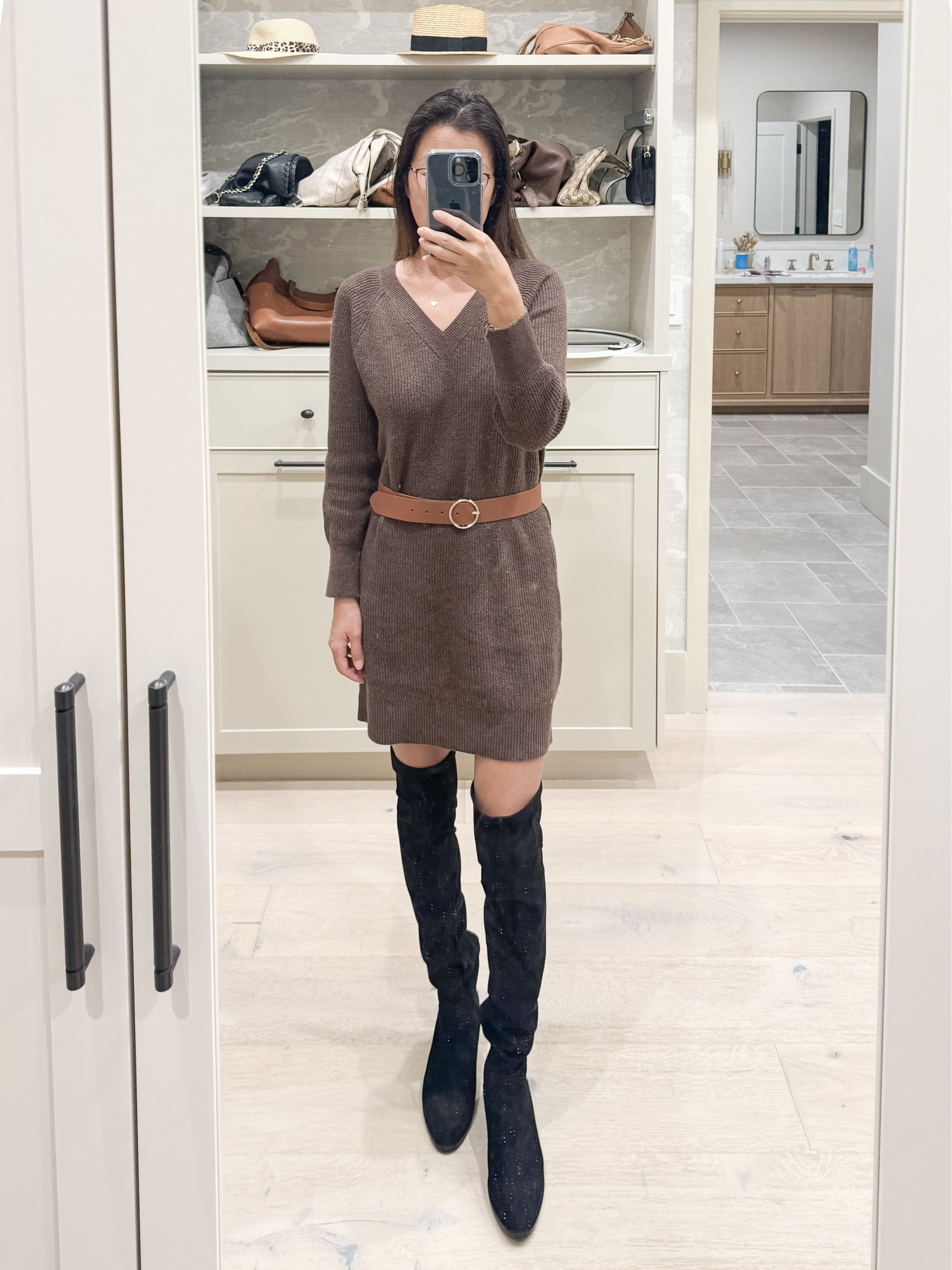 Sweater dress size small

Brown dress sweater dress wool dress brown belt knee high black boots old navy Nordstrom 

#LTKsalealert #LTKfindsunder50 #LTKfindsunder100