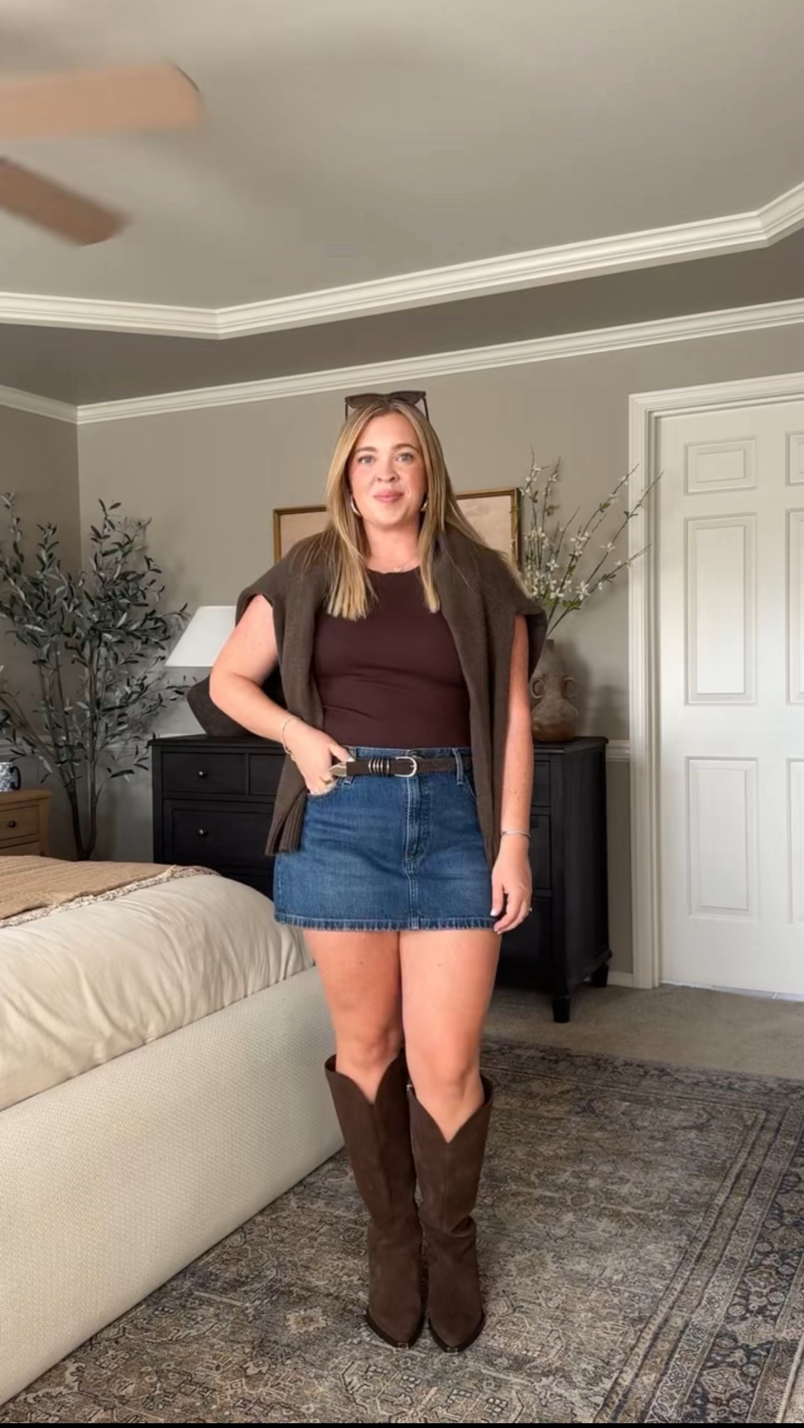 Midsize Chocolate Brown Fall Outfit! 🐻🤎 Wearing a size large in everything and a 31 in the skirt 🫶🏻

#LTKFindsUnder100 #LTKSeasonal #LTKMidsize