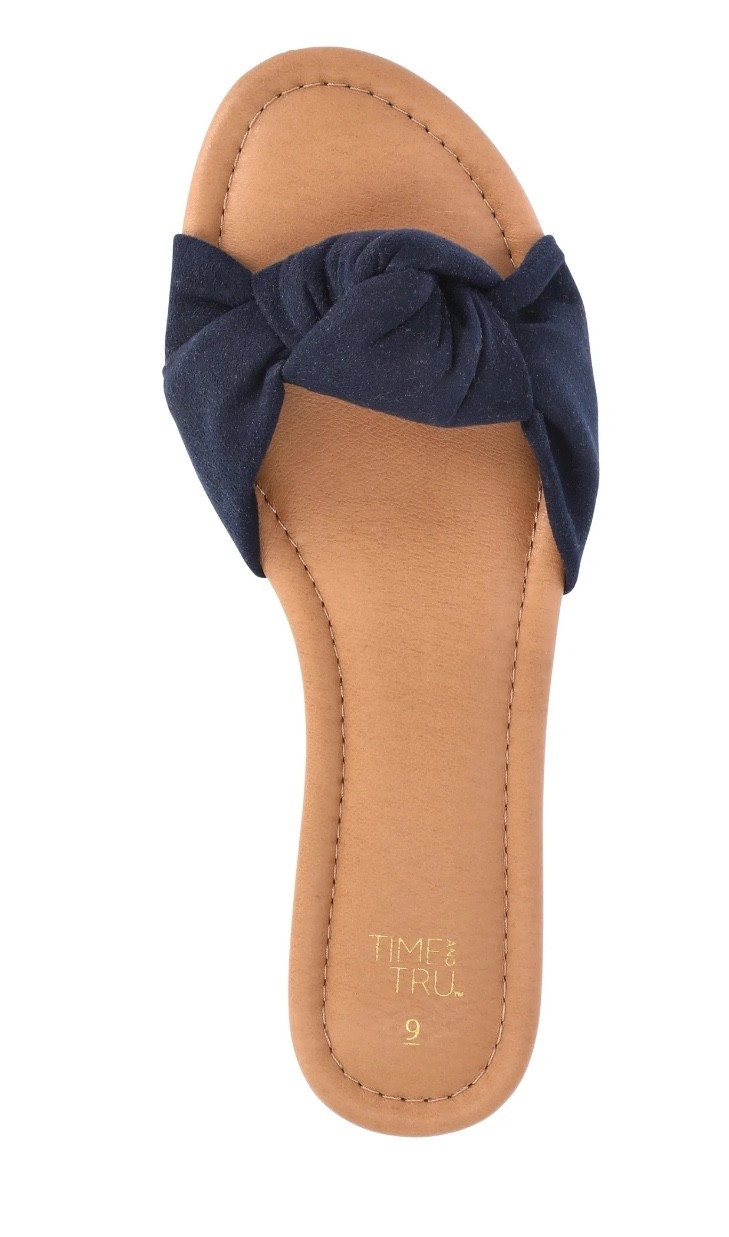 Summer sandals on clearance 🕶️🌞

#LTKSeasonal #LTKootd #LTKSaleAlert