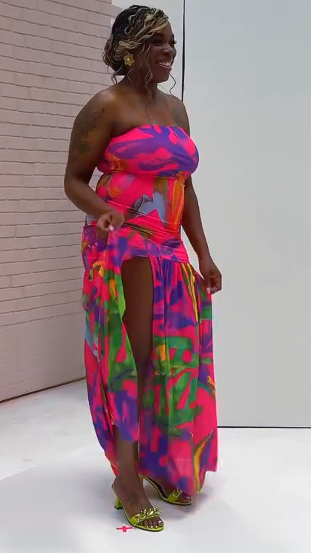 The perfect dress for an impactful photo shoot! 😍📸

#LTKFindsUnder50 #LTKU #LTKStyleTip