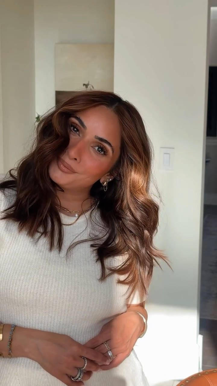 Product list: 
Foundation: @colorescience Flex in Medium. 
Concealer:  @hudabeauty 
Bronzer: @charlottetilbury Cream bronzer in Medium. 
Blush: @shopvibebeauty liquid and powder blush trio. 
Setting powder: @lauramercier setting powder. 
Powder Bronzer: @maccosmetics 
Eyes: @maccosmetics powder bronzer. 
Liner: @juviasplace Eyebrow Pen. 
Lipliner: lauramercier in Brown Tulle. 
Gloss: @tomfordbeauty Gloss in Inhibition. 
Perfume: @initioparfumsprives Musk Therapy. 
Outfit: linked on my LTK! 
#chicagomakeupartist #chicagomua #makeuptutorial #bronzemakeup #makeupoftheday #glowymakeuplook
