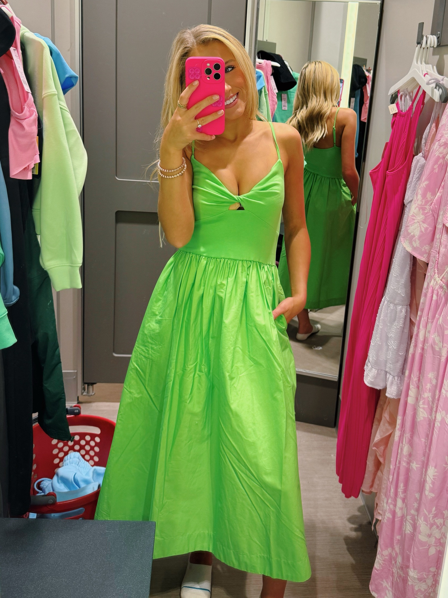 The prettiest green dress💚✨

#LTKSpringSale #LTKfindsunder50 #LTKstyletip