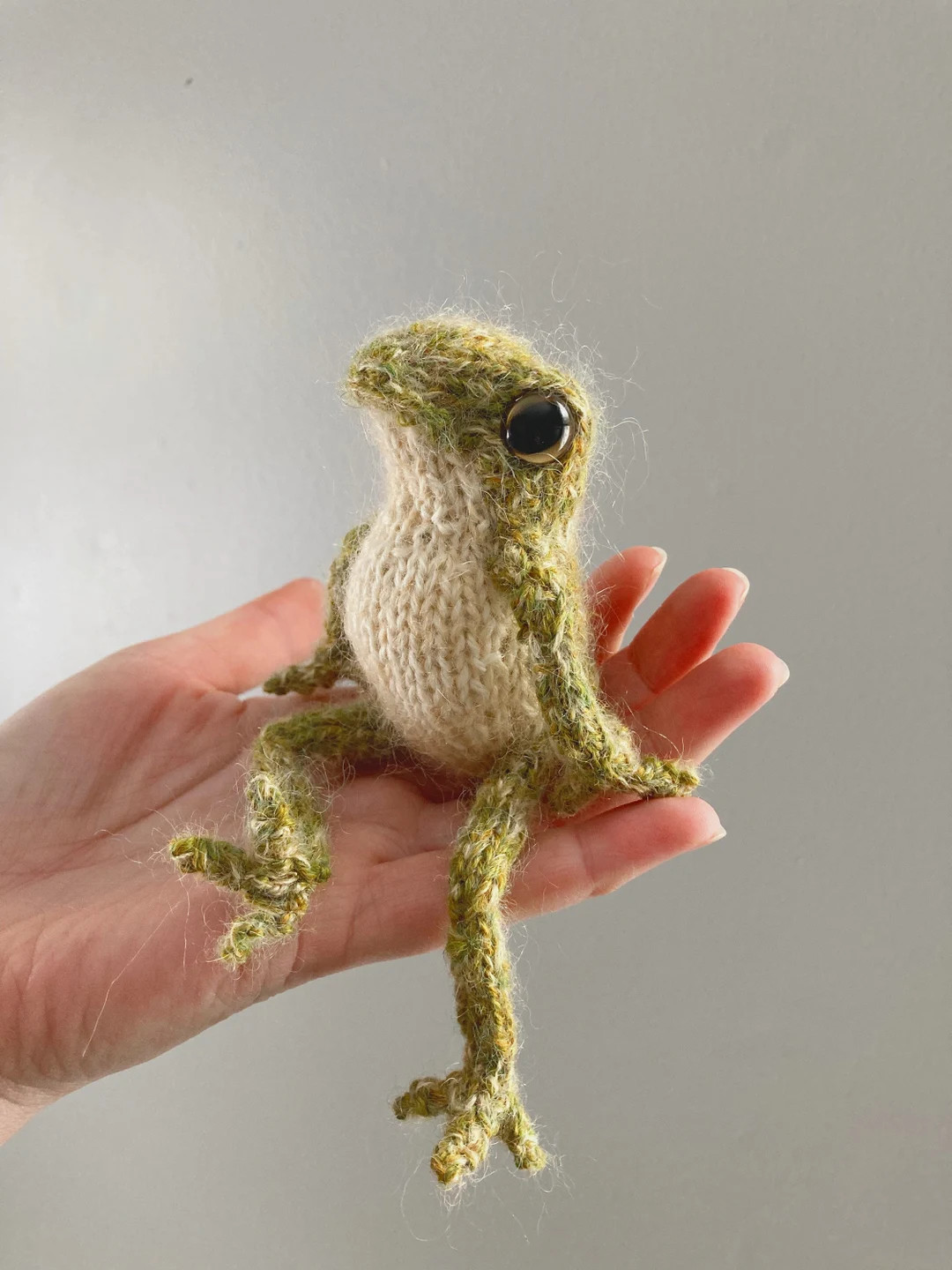 Frog Friend - Hand Knit - Claire Garland Pattern | Etsy (US)