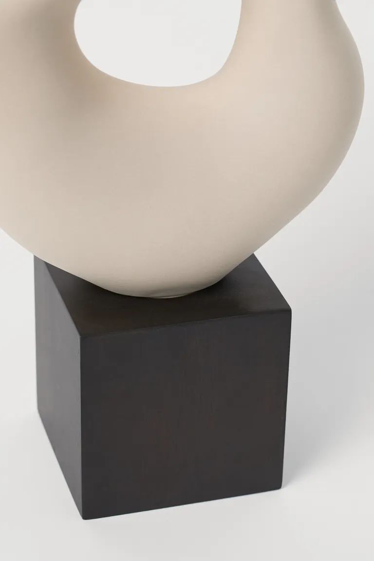 Large Stoneware sculpture | H&M (US + CA)