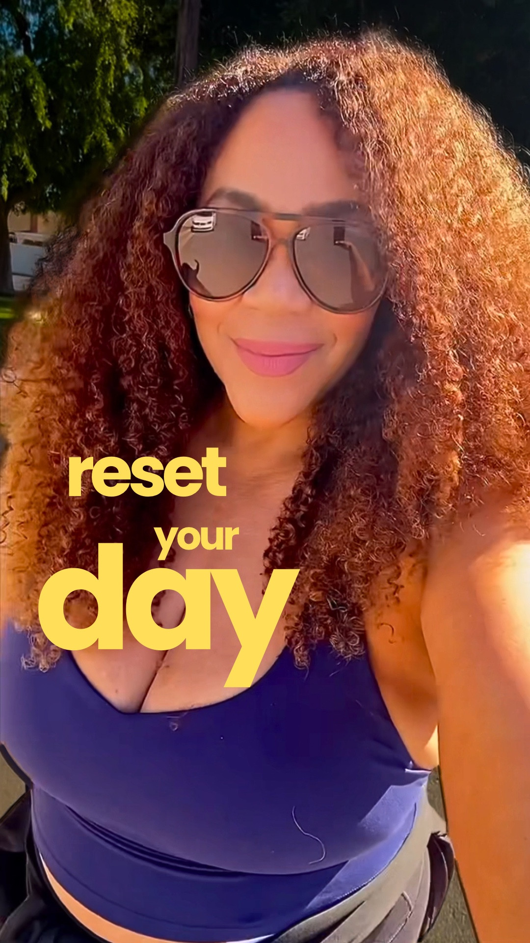 It’s a hard reset 🔌 Ladies Over 40 - Don’t underestimate how a walk can switch up your mood and entire day. I didn’t believe it until I tried it. Let me tell at 49 - it works 👊🏾. 

I notice I begin to gain some clarity within the first 10 minutes of my walks. It really kicks in after 30 minutes. 45 minutes later - feeling clear and ready to take on whatever comes next 💪🏾

#womenover40 #over40 #walking #womenover40fitness #fitnessover40