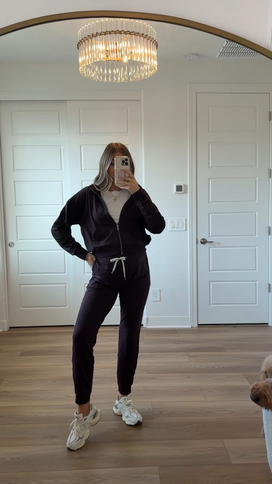 New @vuoriclothing loungewear for fall! I’m wearing mediums in everything 

#vuori #vuoripartner