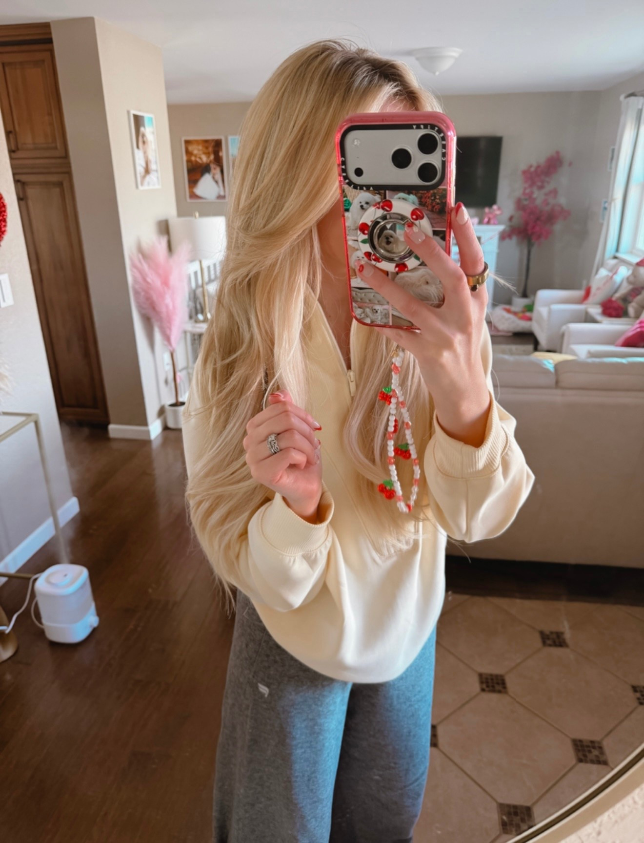 Yellow pullover 🤍 I sized up one for a roomier fit. Wearing a S! 